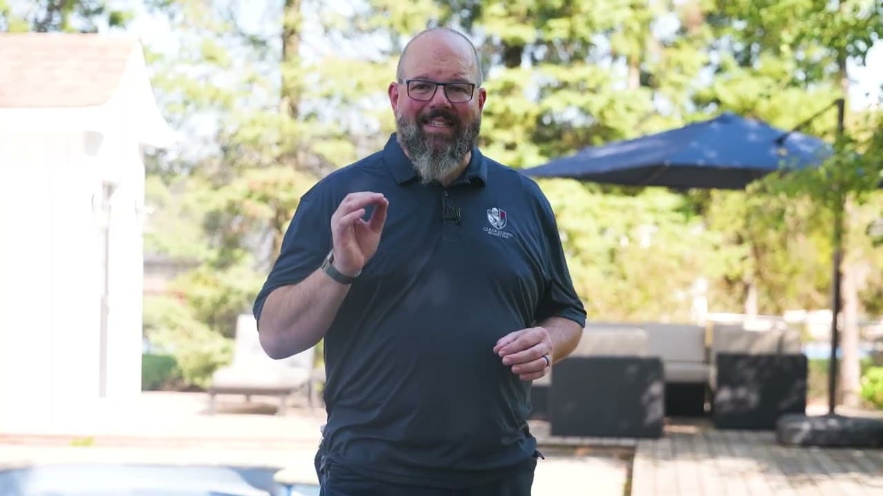 Sean Shapiro, former Toronto police officer, explaining home security